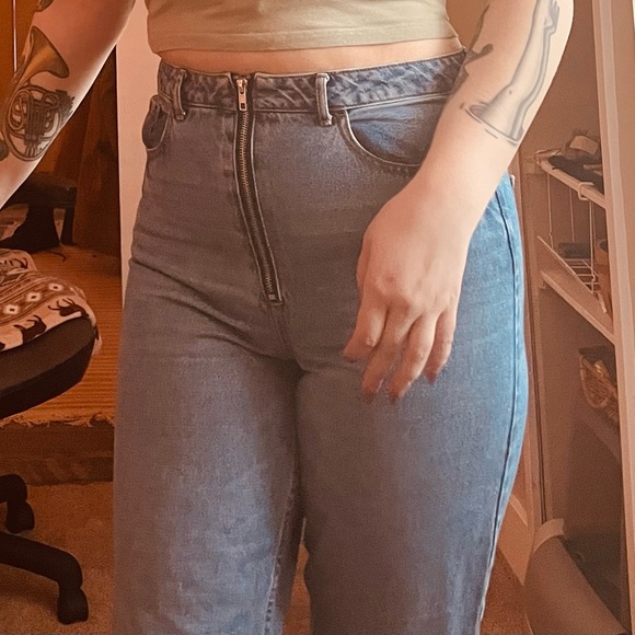 FOREVER 21 Zip Front Jeans - Picture 1 of 4